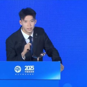 开云赛事-历史第4人：19岁王钰栋包揽中超最佳新人和中国金童奖！